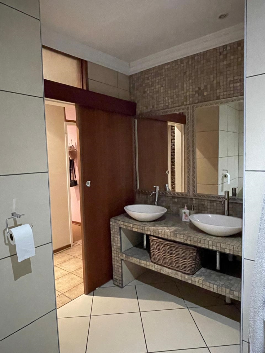 4 Bedroom Property for Sale in Suidrand Free State